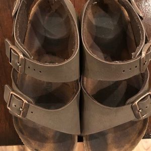 Girls Birkenstock’s